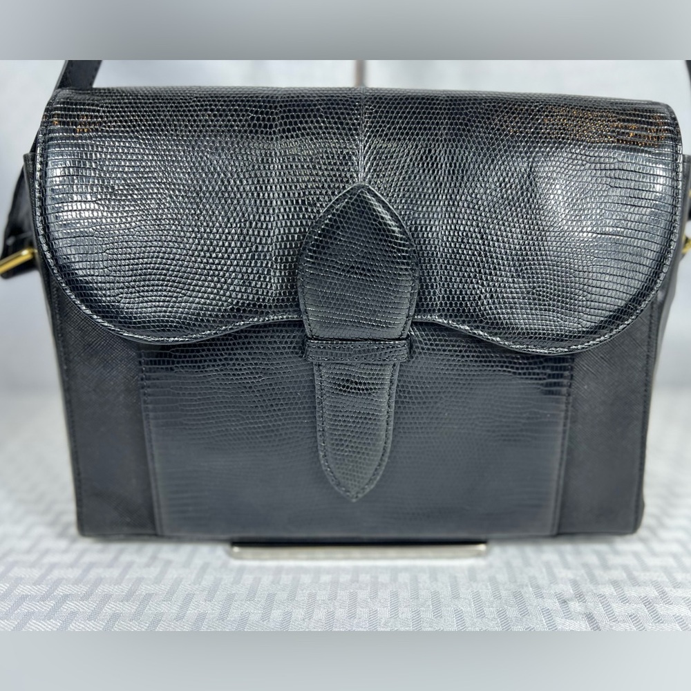 3191: Vintage Yves Saint Laurent Black Leather Structured Shoulder Bag